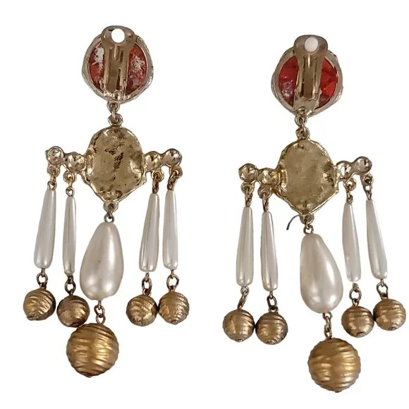 Gold Tone Dangle Ball Faux Teardrop Pearl Chandelier Gaudy 80s Clip Earring K454